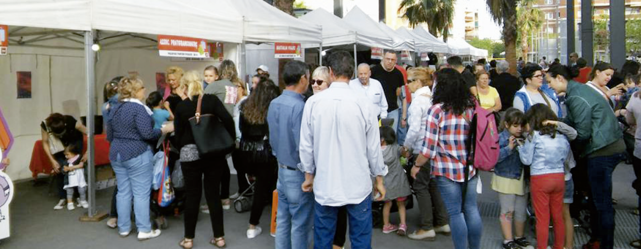 Durant els dies 3, 4 i 5 de juny, es va celebrar, a Plaça Catalunya, “Amb Gust Local, la primera fira comercial i gastronòmica del Prat.