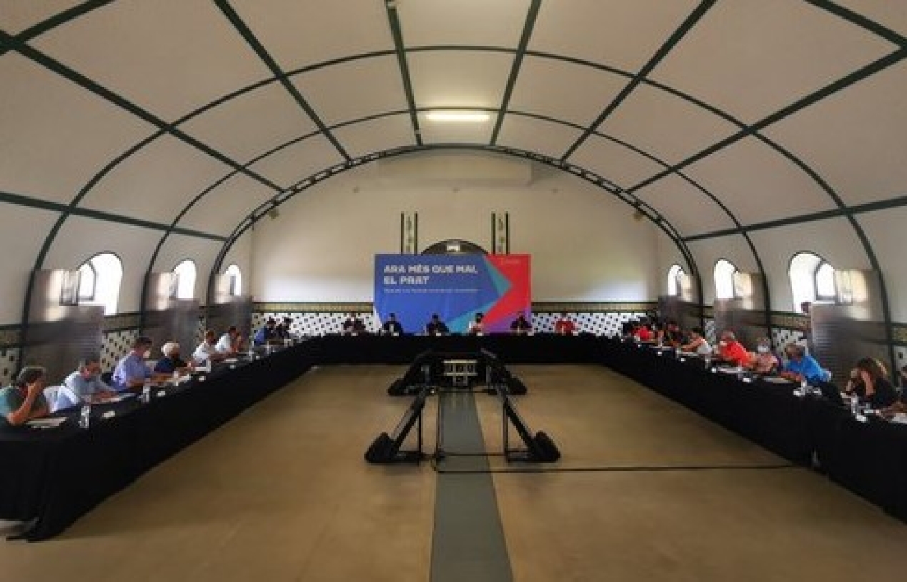 Dimarts passat dia 29, convocada per l'Ajuntament del Prat es va tornar a reunir la taula per a la reconstrucció social i econòmica del Prat, en aquesta ocasió l'acte va tenir lloc en les instal·lacions de la Ricarda.