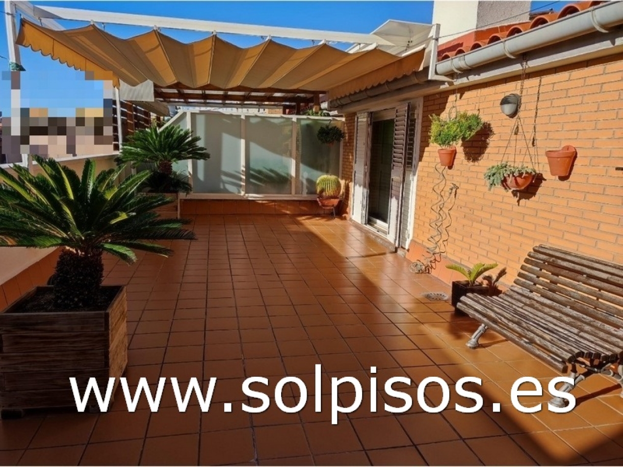 Ampli, assolellat i llest per a entrar a viure. &nbsp; 99+42+50 3 2