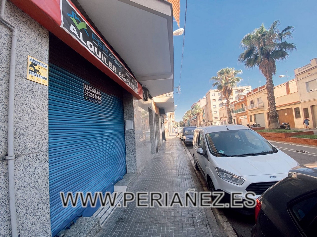 210M2 Estupend i ampli local comercial en Carrer principal.  wc llum aigua  climatizado comerços metre bus parc