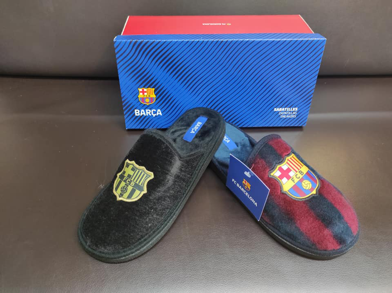Zapatilla invierno. Producto oficial.