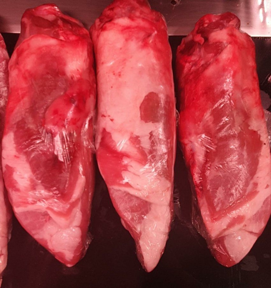 Servit en safata 500 gr. Preu kg. surt 8,90 €/kg