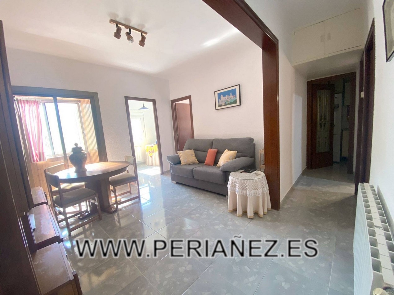 55M2 Acollidor&nbsp;i&nbsp;llumin&oacute;s&nbsp;pis per entrar a viure. 1º sense ascensor. 3&nbsp;&nbsp;hab 1&nbsp; b&ntilde;&nbsp;&nbsp;clim metre bus compra park&nbsp;