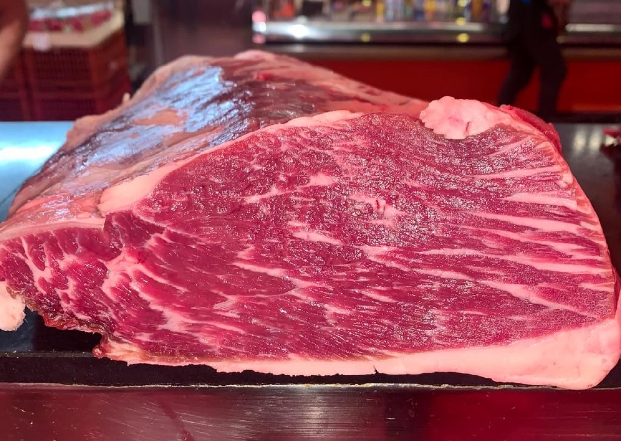 Pes aproximat 2kg.El preu kg. surt 11,90 €/kg