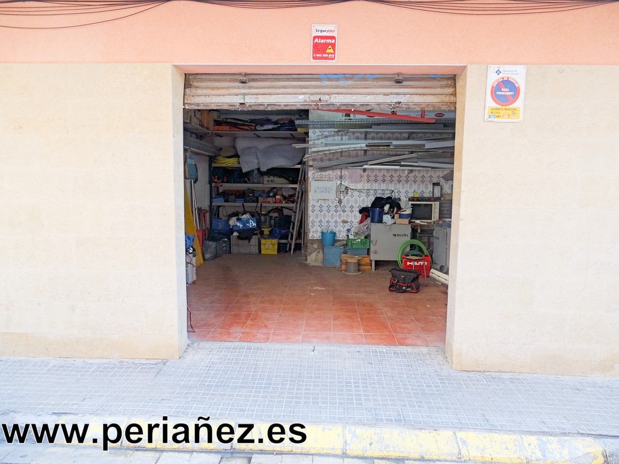 40M2 Interessant  i econòmic local amb llicència de Gual.  wc llum aigua gual metre bus comerços parc