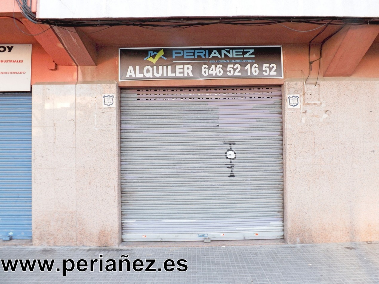 45M2 Local diàfan en plena Av. Verge de Montserrat. Zona comercial  i de pas.  wc llum aigua climatizado carrega metre comerços