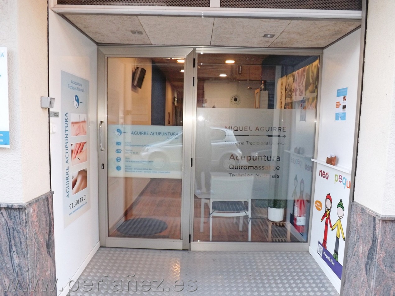 160m2&nbsp; Espectacular local totalment condicionat amb acabats d'alt standing. Moltes possibilitats (dentistes, metges...). wc llum aigua climatizado oficina
