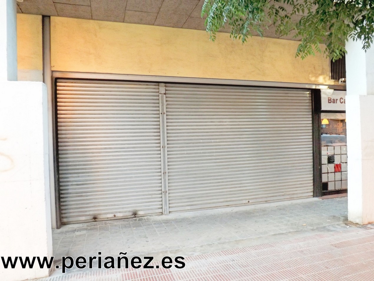 80m2 Local comercial en Avinguda principal. Actualment com a pupil&middot;latge de metres i trasters. Ideal inversi&oacute;. Excel&middot;lent rendibilitat.&nbsp; llum fums comer&ccedil;os&nbsp;
