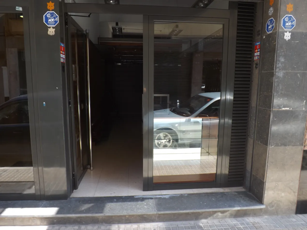 30m2 Obra semi-nova. Totalment condicionat. Acabats de qualitat.&nbsp; wc&nbsp;llum&nbsp;aigua metre&nbsp;comer&ccedil;os&nbsp;