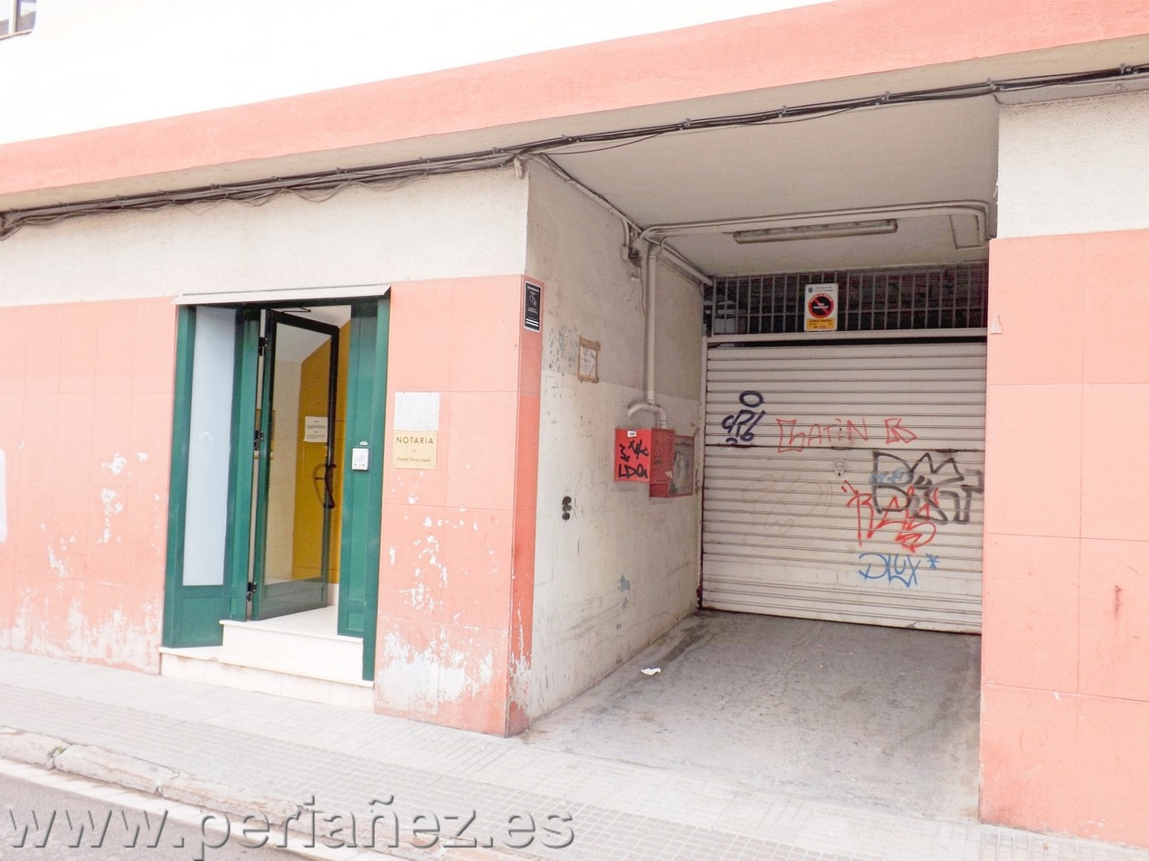 Plaza de garatge per a motos o remolc. Econ&ograve;mica. gual p&agrave;rquing