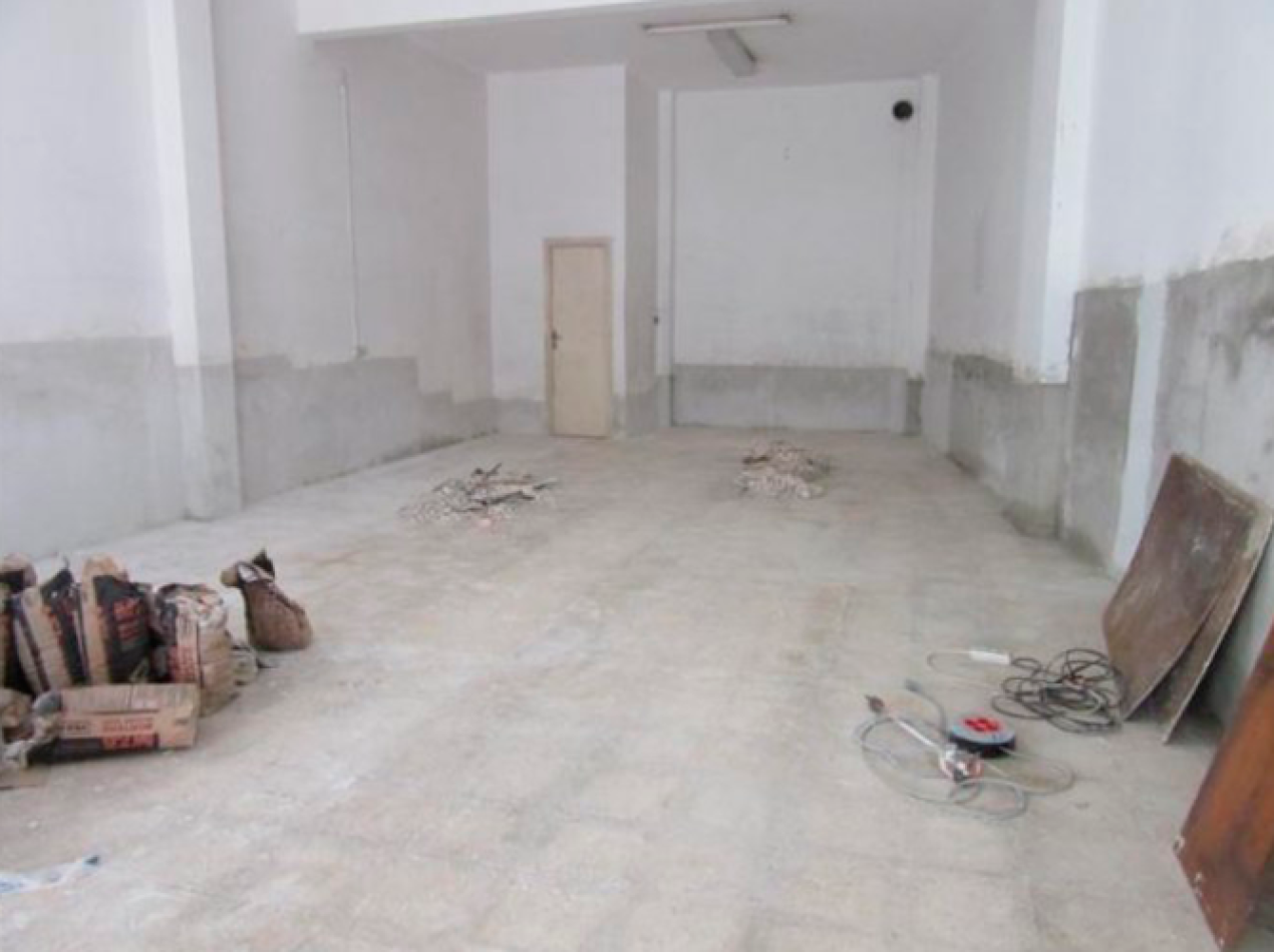 JTO. CORREUS Local comercia en lloguer. Aproximadament 60m². 1 bany.