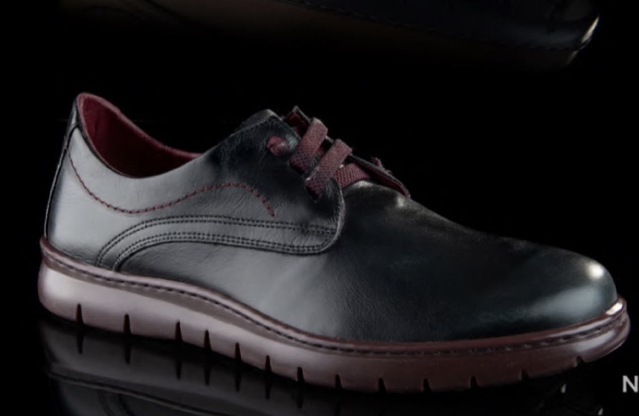 Sabata de pell casual en negre per a home d'ERASESHOES. H-216