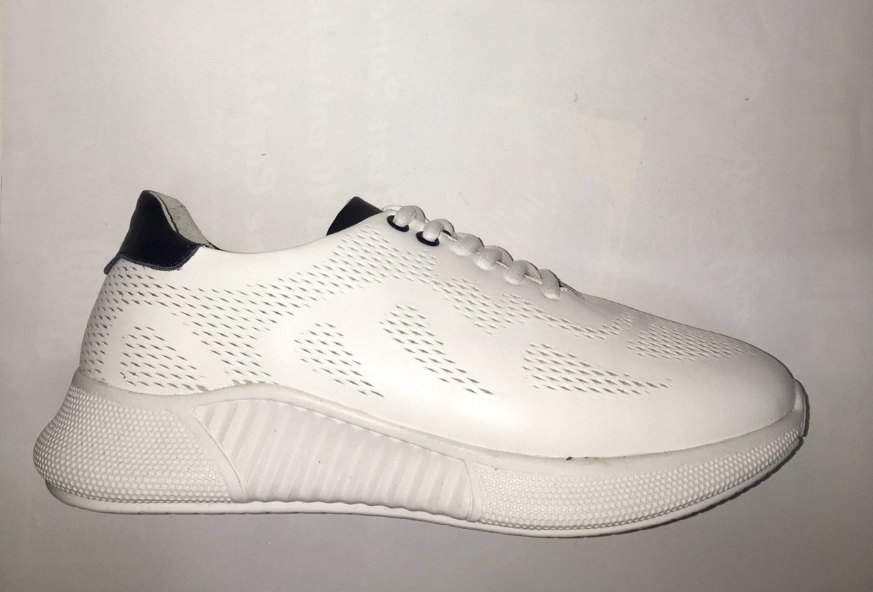 Sabata esportiva per a home en pell, color blanc d'ERASESHOES. H-322