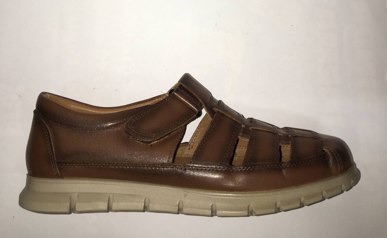 Sandàlia en pell per a home en marró d'ERASESHOES. H-370