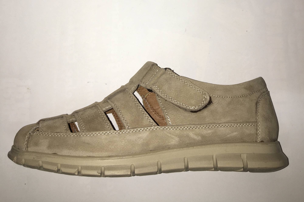 Sandàlia en pell nobuck en beix per a home d'ERASESHOES. H-371