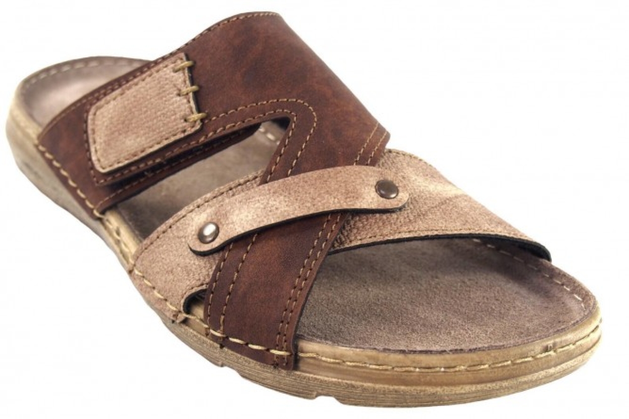 Xancleta casual per a home en color marró i beix de KELARA. H-433