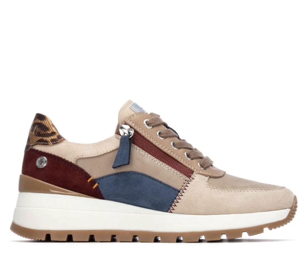 Sabata casual per a dona amb tascó baix nude i granat 173243 de REFRESHOES. M-684