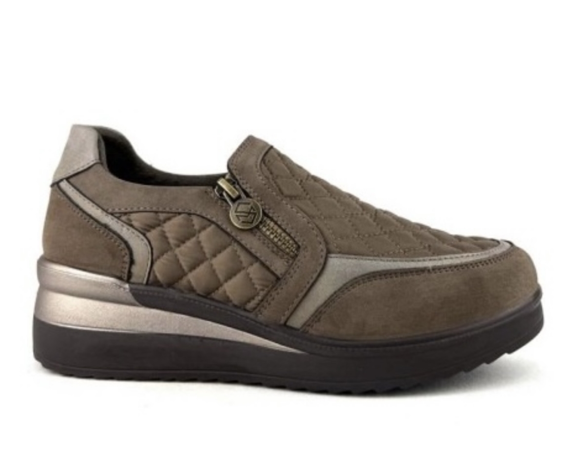 Sabata casual amb tascó i cremallera en marró 25M575 de MYSOFT. M-691