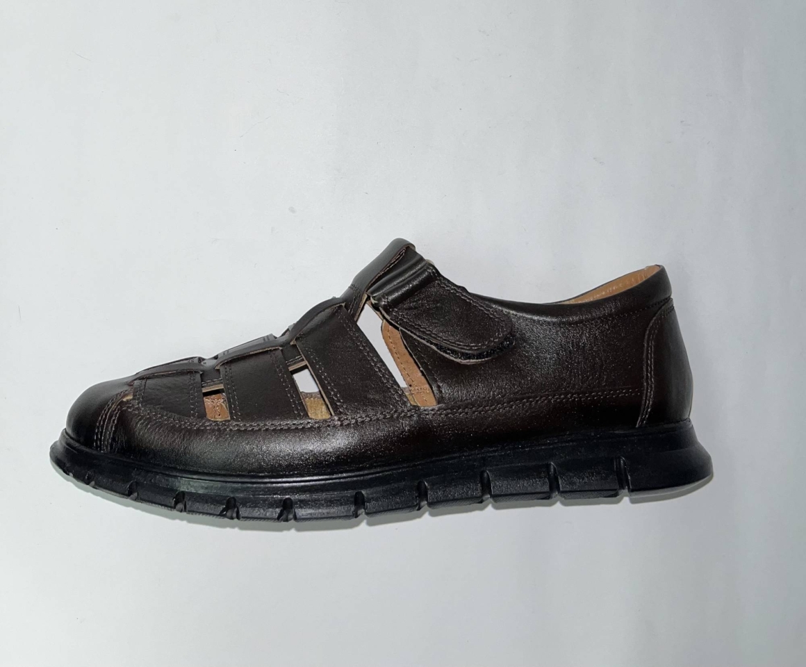 Sandàlia tancada per a home en pell marró mod. 7000 d'ERASESHOES. H-369