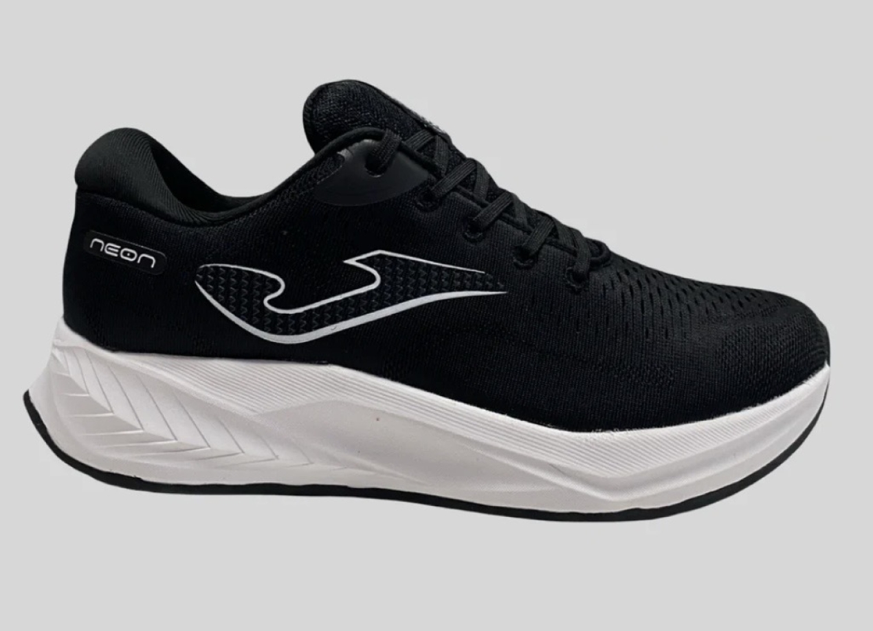 Esportius casual per a dona en niló negre NEÓ de JOMA. D-234