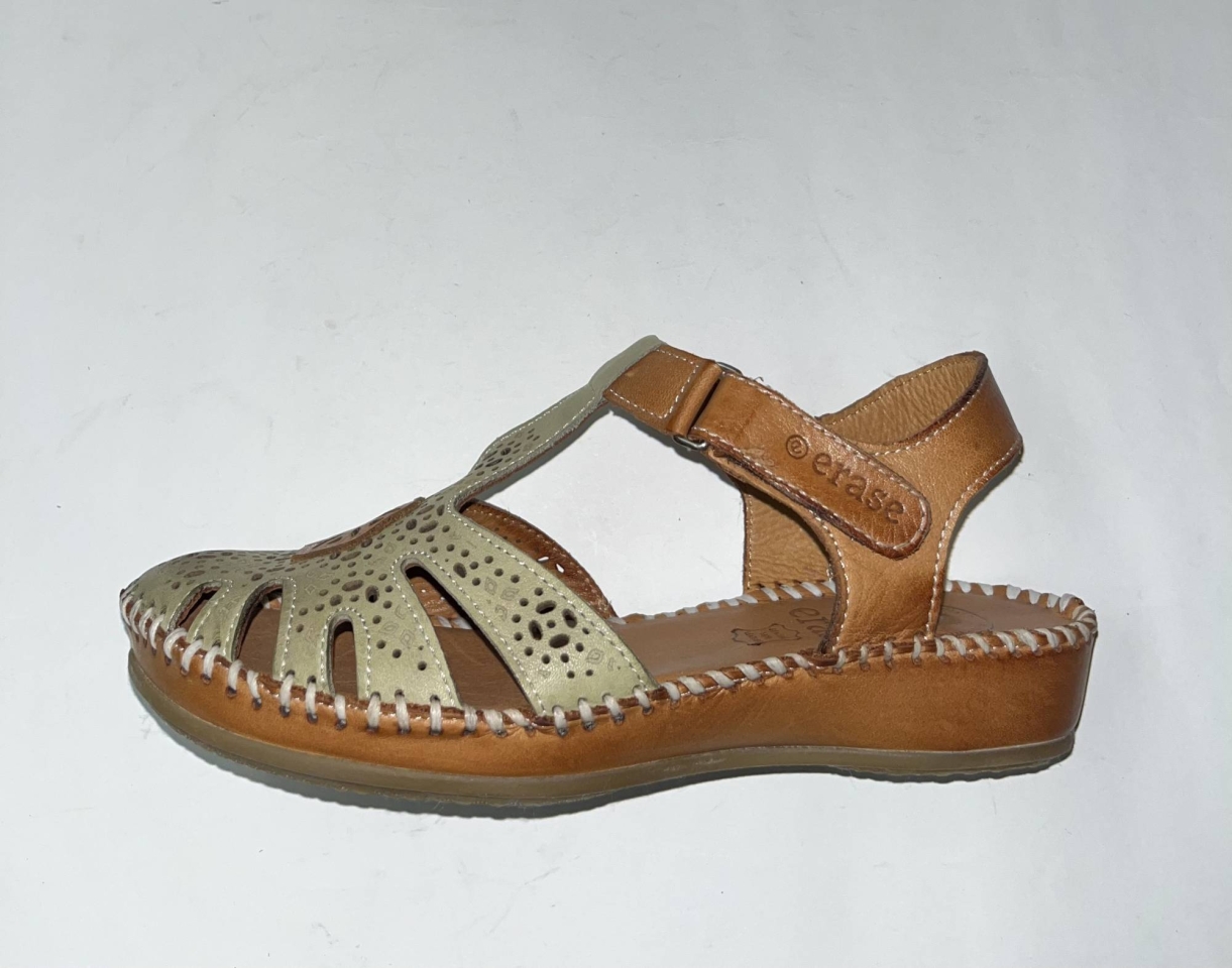 Sandàlies en pell verda festuc amb tascó mitjà Ceres d'ERASESHOES. M-034