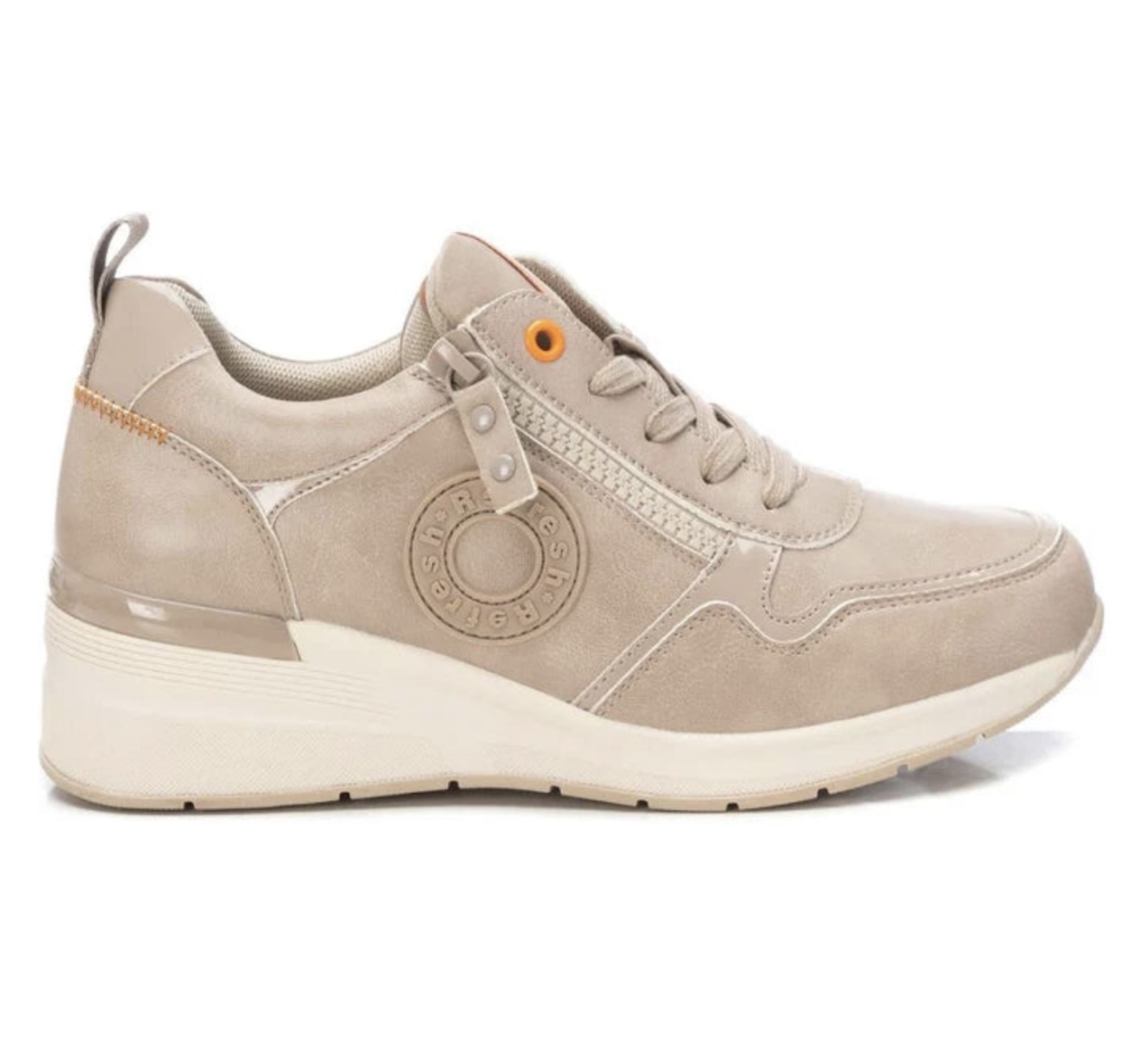 Sabata esportiva amb tascó, tancament de cordons i cremallera en beix 172280 de REFRESH. M-454