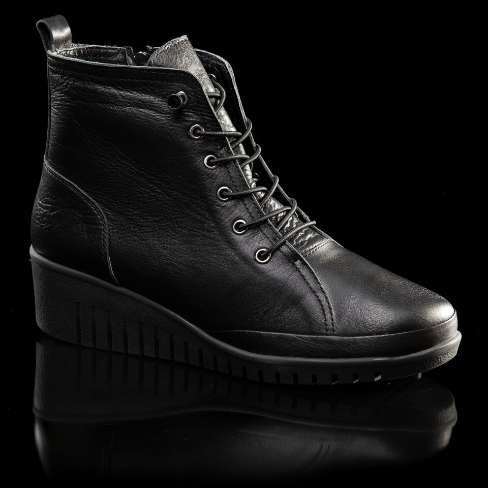 Botí per a dona amb tascó en pell negra amb cordons i cremallera Aurora d'ÉRASE. M-487