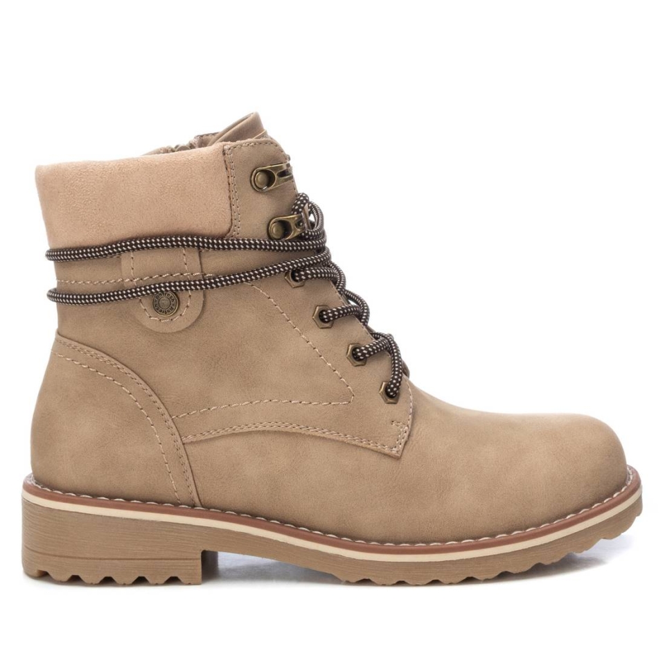 Bota per a dona amb cordons i cremallera en beix 172109 de REFREHS. M-497