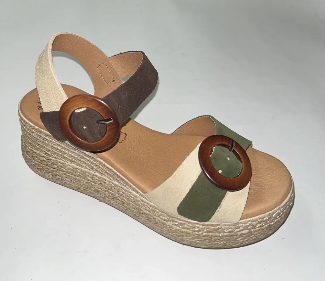 Sandàlies de plataforma en pell kaki combinat amb beix 3777 d'EVA FRUTOS. M-125