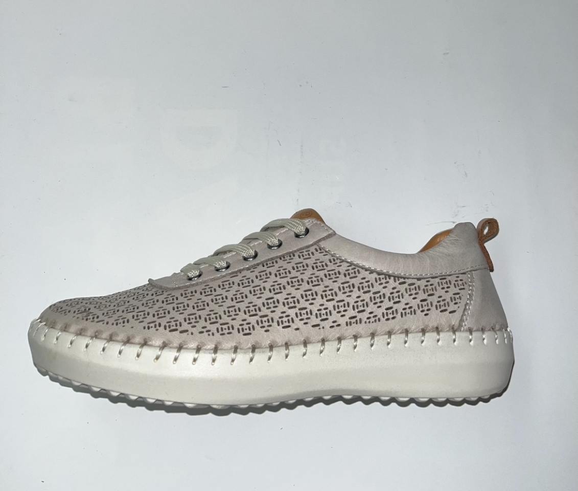 Sabata casual per a dona en pell gelo ATENEA d'ERASESHOES. M-595