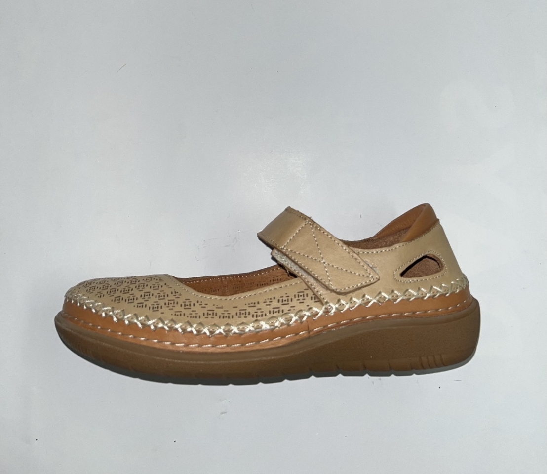 Mercedes en pell beix Atenea 090-100 d'ERASESHOES. M-557