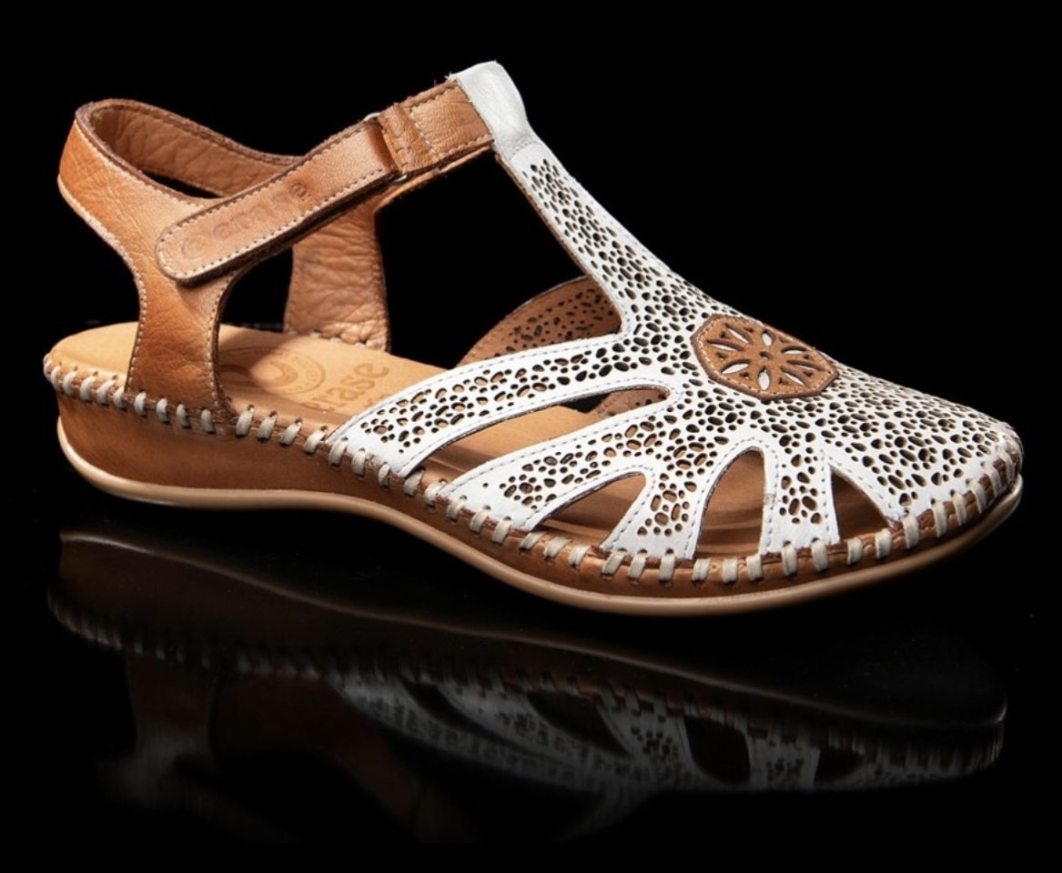 Sandàlia semitancada en pell blanca 393-54 d'ERASESHOES. M-560