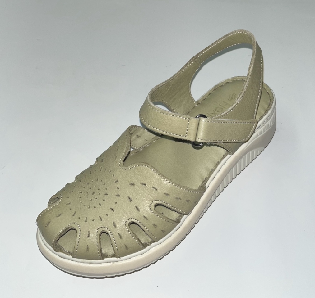 Sandàlia semitancada de pell verda kaki M336 de FLEXPIES. M-571