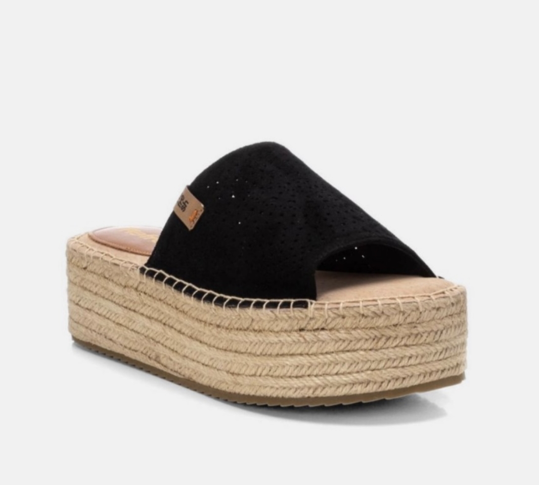Sandàlia amb plataforma de jute en antelina negre 172461 de REFRESHOES. M-621