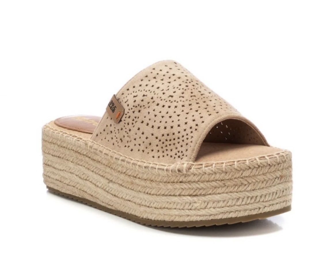 Sandàlies amb plataforma de jute en antelina beix 172461 de REFRESHOES. M-666