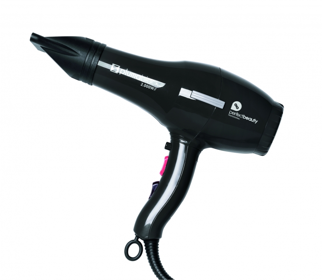 ASSECADOR PLOMA NEGRE Assecador lleuger, r&agrave;pid i eficient. Material fabricat de polipropil&egrave;, d'alta densitat, ultralleuger. Pesa 310g. (sense cable) 2 velocitats, 4 temperatures. Voltage: 220/240V &nbsp;Freq&uuml;&egrave;ncia: 50/60HZ &nbsp;Pot&egrave;ncia: 2000W