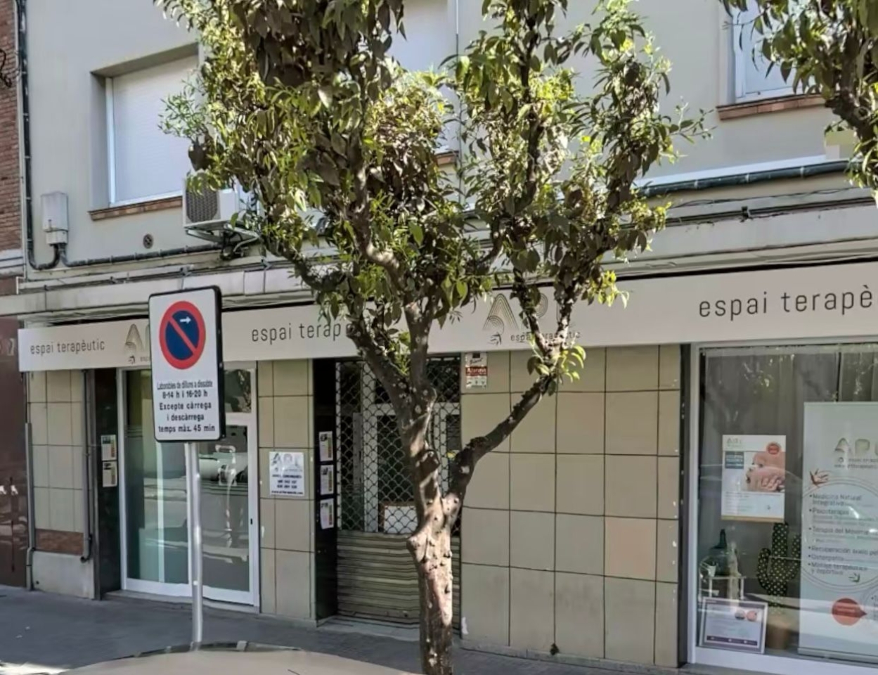 Local comercial en Rector Marti i Pinyol núm. 2. &nbsp; 100 1
